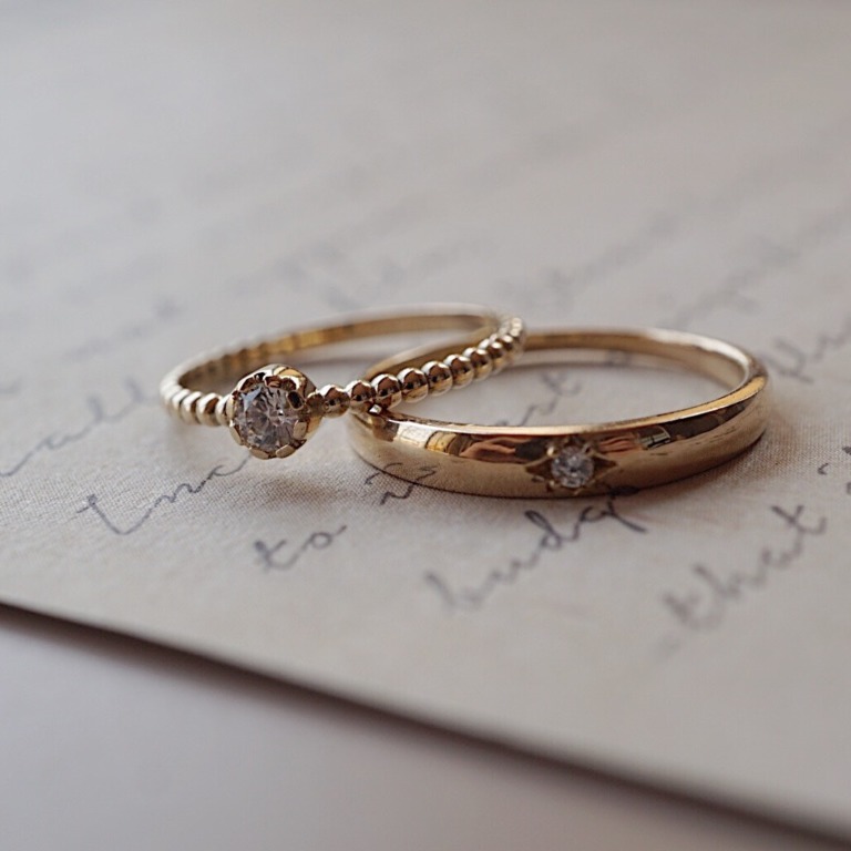 STARDUST BAND RING & MULTI PRONG STONE RING