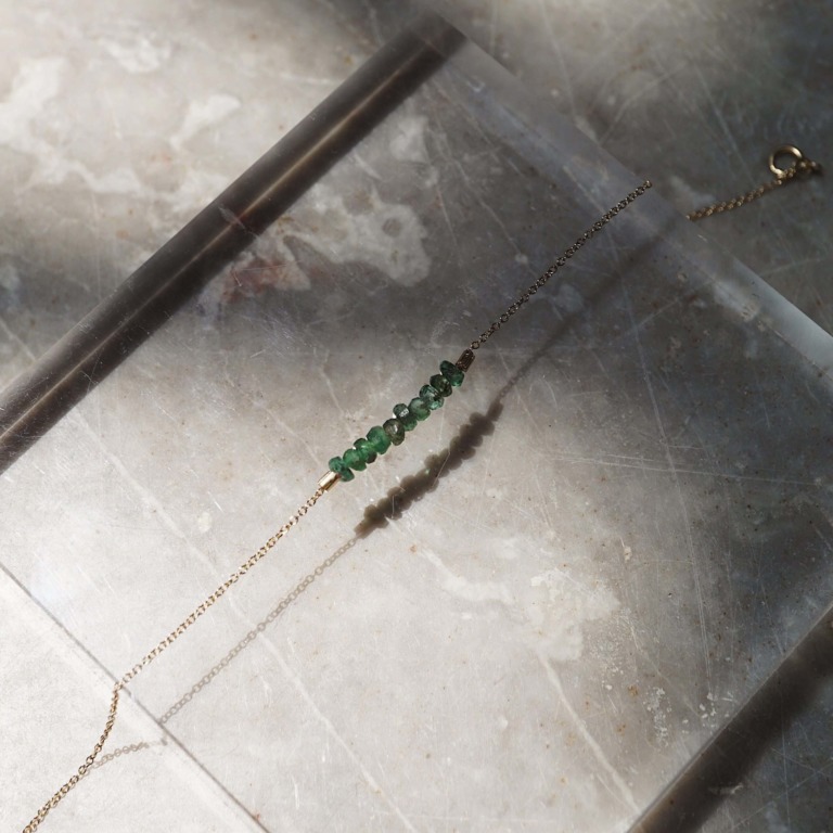 AN EMERALD BRACELET