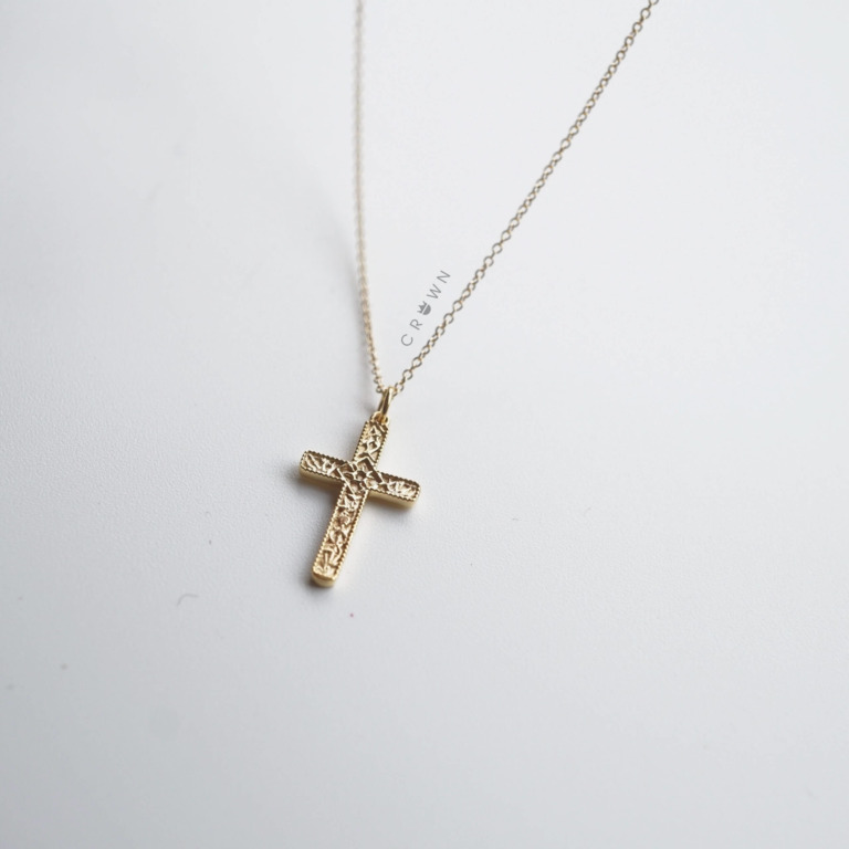 CROSS PATTERN NECKLACE
