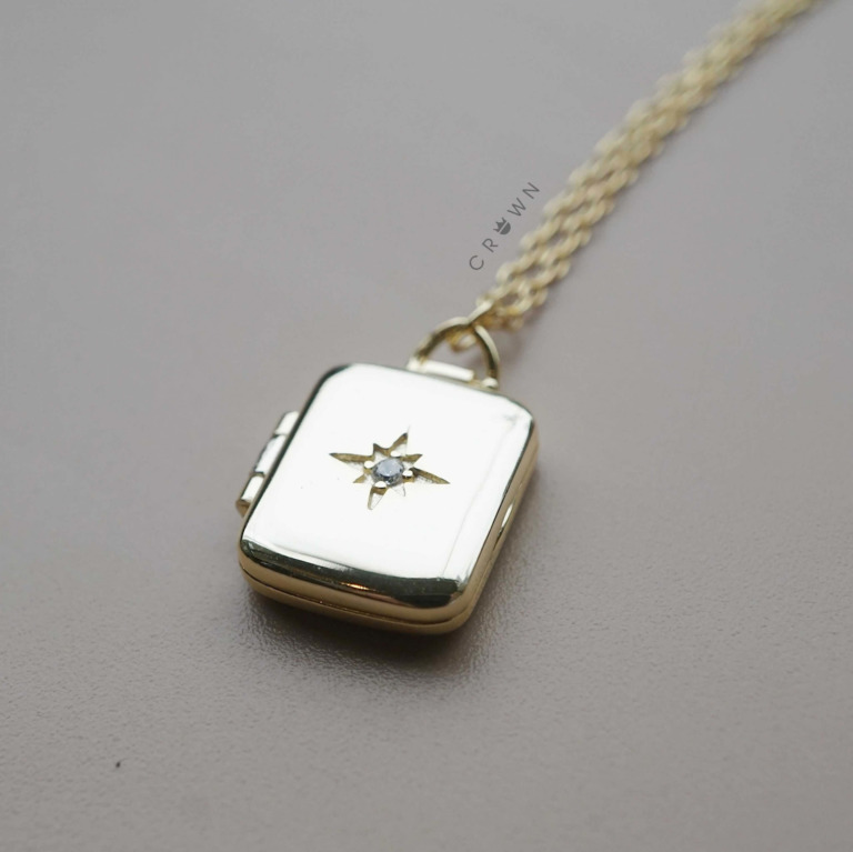 LOCKET NECKLACE - RECTANGLE