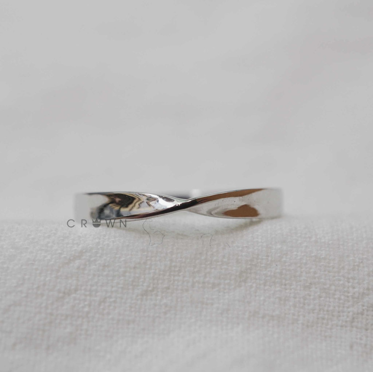 SILKY BAND RING
