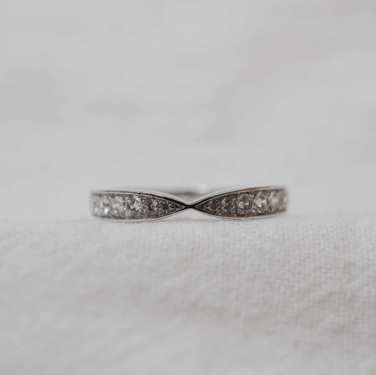 ETERNITY RING - BOW