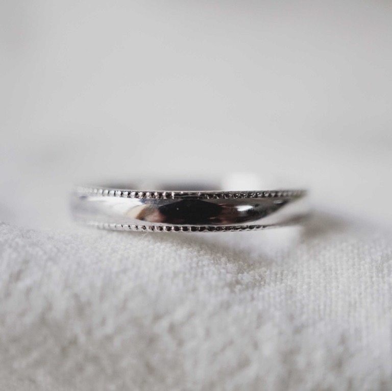 Alternative view of D - SHAPE DOUBLE MILGRAIN RING