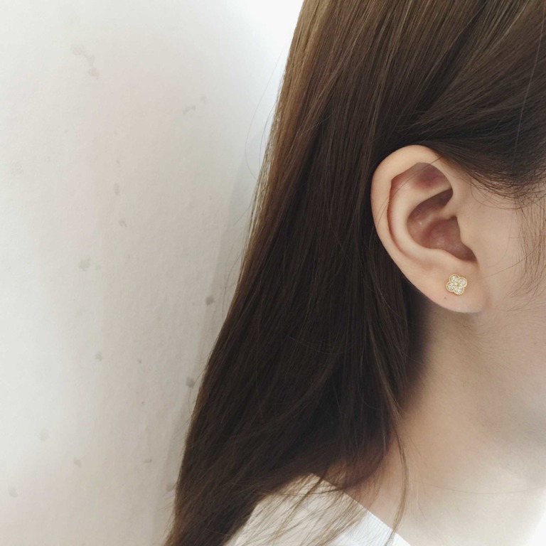 Alternative view of DAISY CLOVER LEAF EARRINGS