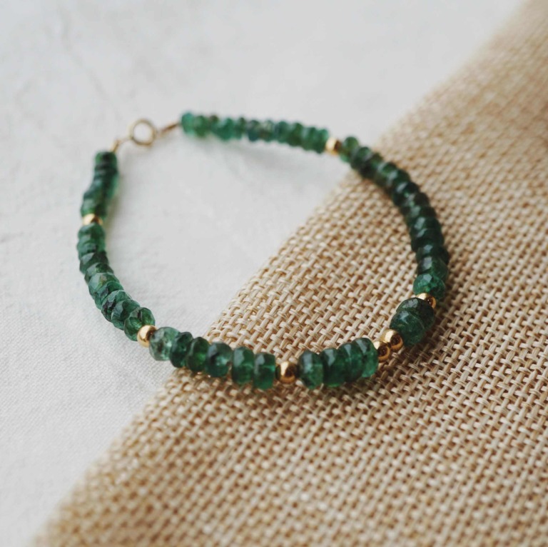 BEADED BRACELET - NATURAL EMERALD