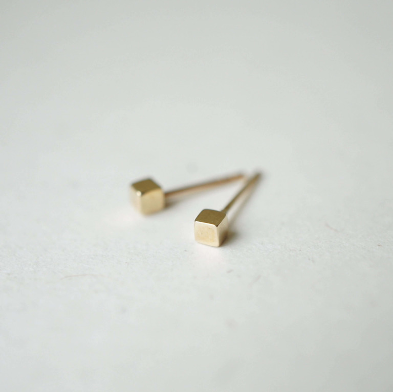 SQUARE DOTTIE EARRINGS
