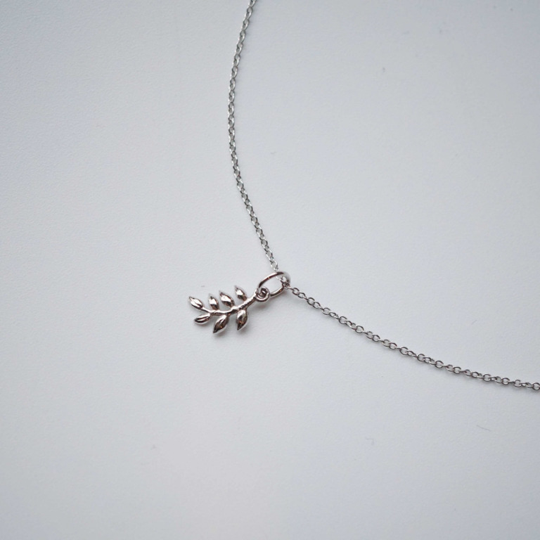 OLIVE LEAF NECKLACE