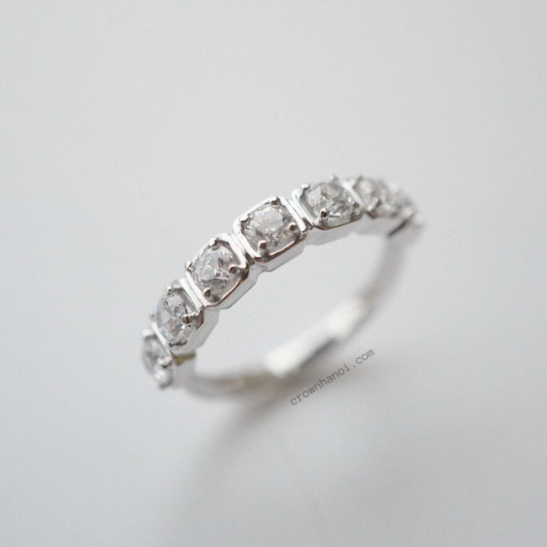 SQUARE BORDER ETERNITY RING