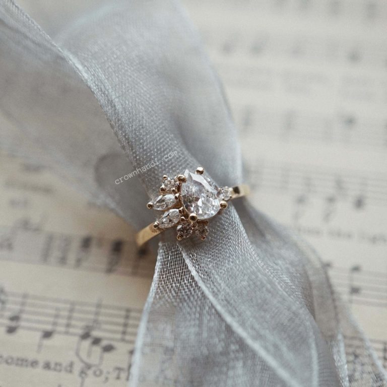 PEAR SPARKLE RING