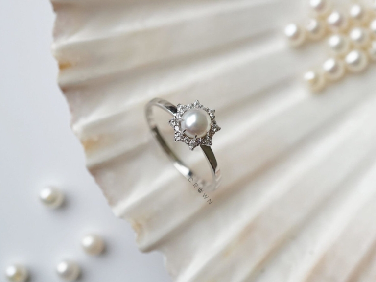 HELIOS PEARL RING
