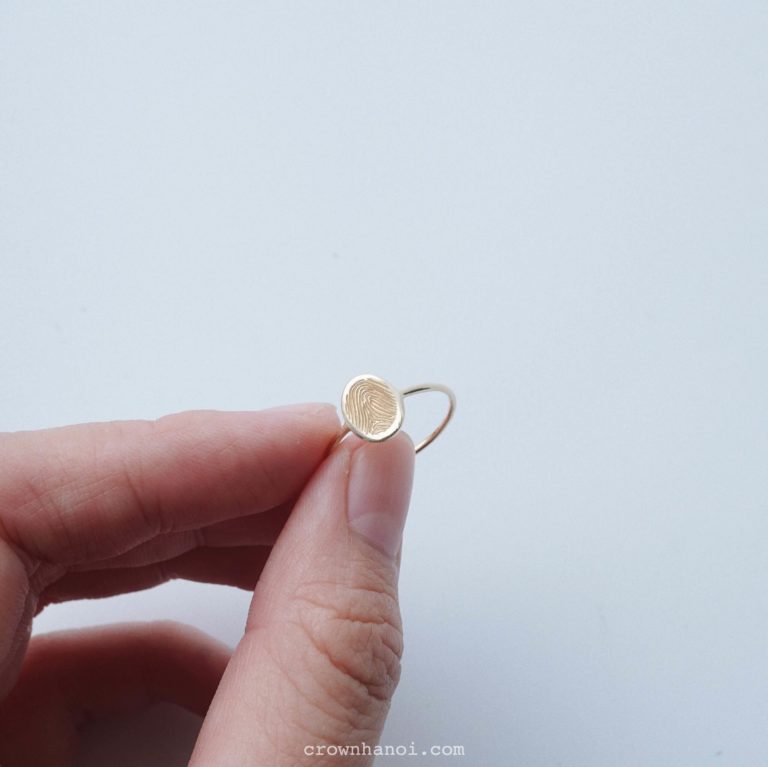 OVAL DISC SKINNY RING