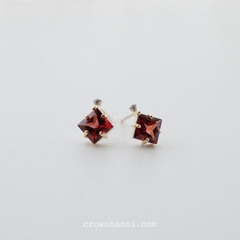 DUO GARNET EARRINGS