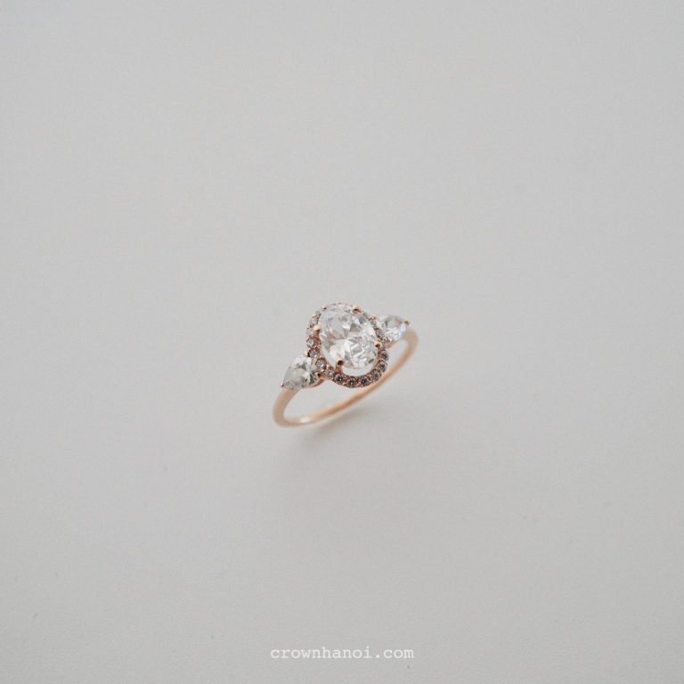 HALO OVAL PEAR CUT RING