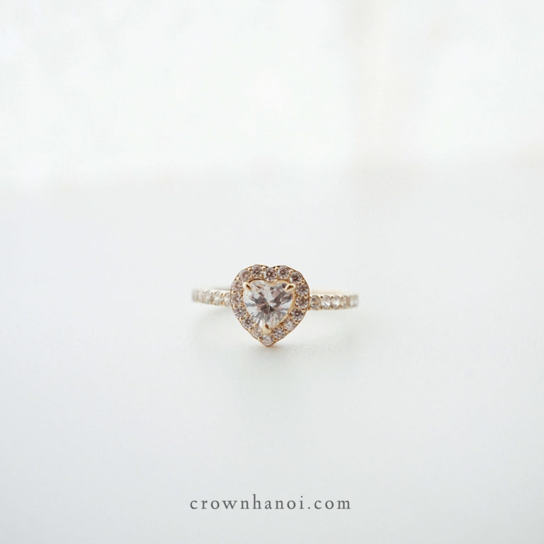 HALO HEART PAVE RING