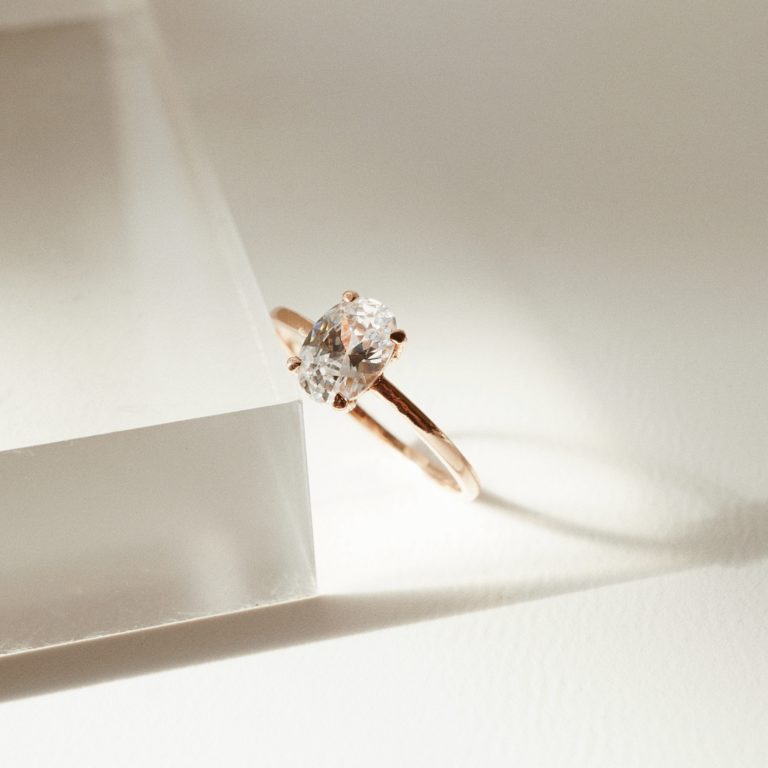 OVAL SOLITAIRE RING