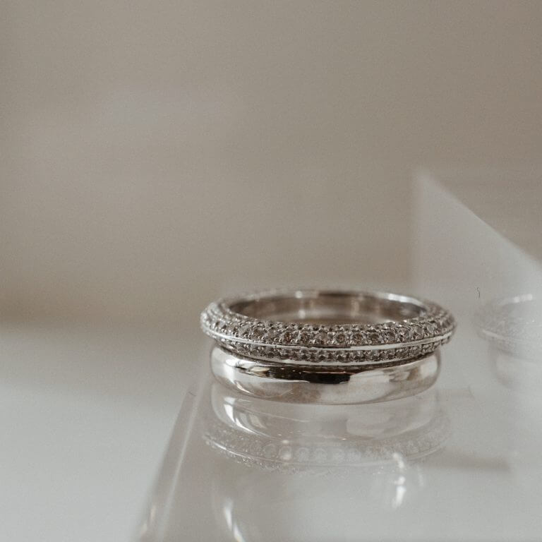 UFO PAVE RING & D-SHAPE BAND RING