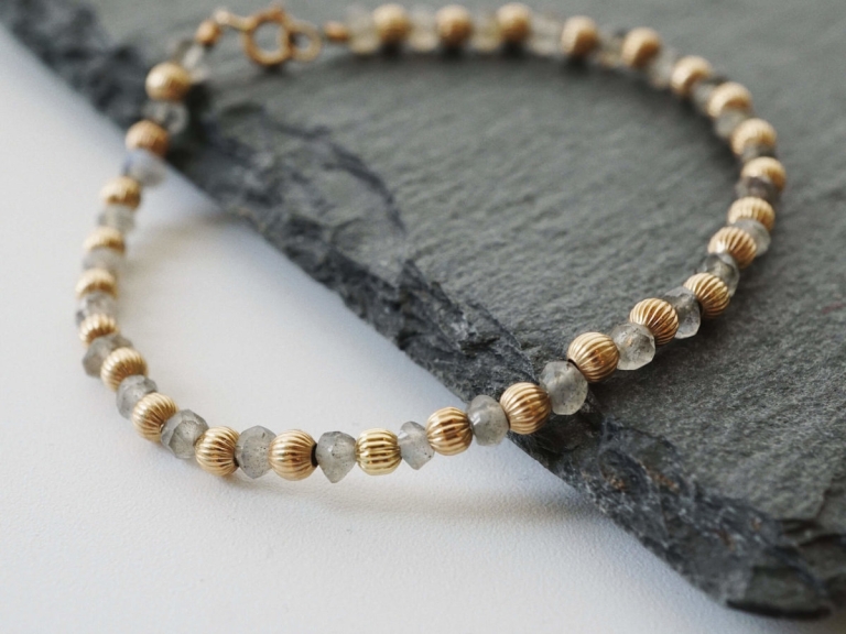 BEADED ORBIT BRACELET - LABRADORITE