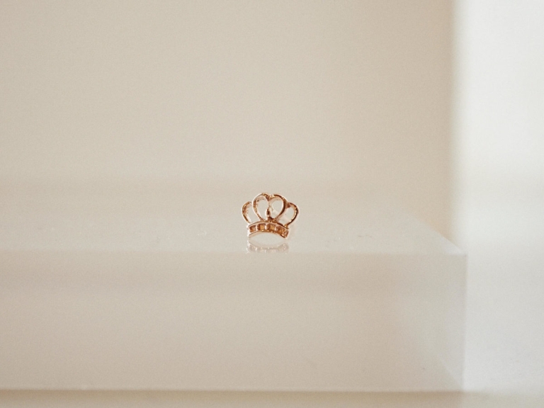 VINTAGE CROWN EARRINGS