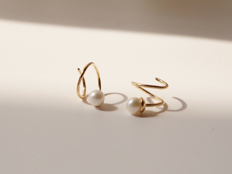 PEARL SPIRAL EARRINGS