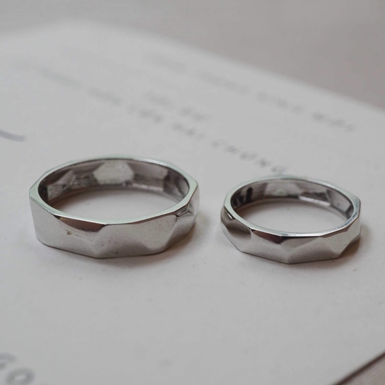 Alternative view of FACET HOLLOW BAND RING 4MM & 3.5MM