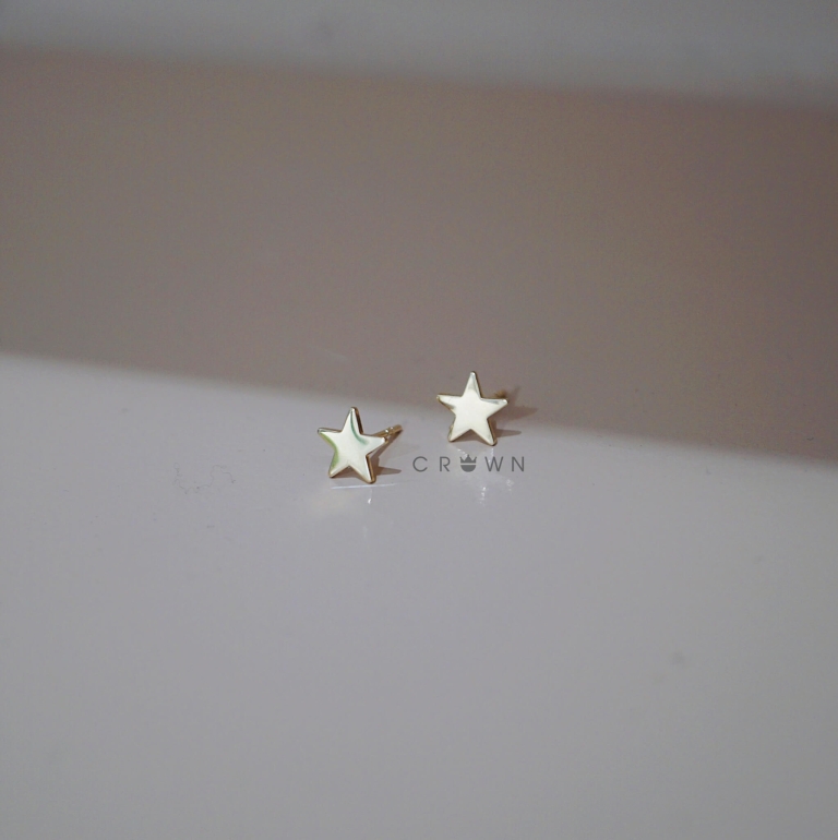 Alternative view of MINI STAR EARRINGS
