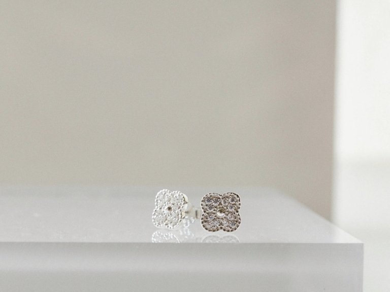 DAISY CLOVER LEAF EARRINGS