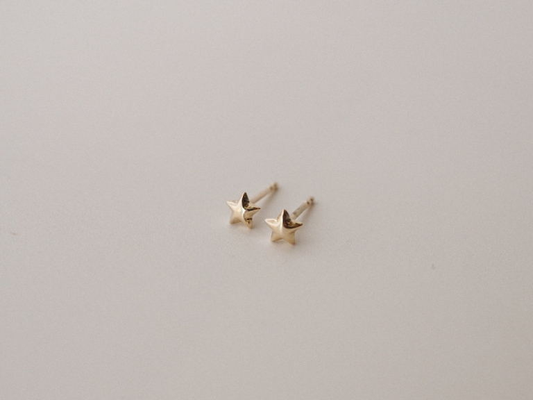 PUFF STAR EARRINGS