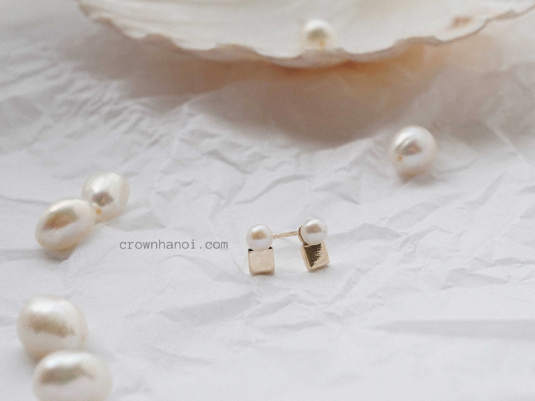 SQUARE PEARL EARRINGS - 4MM