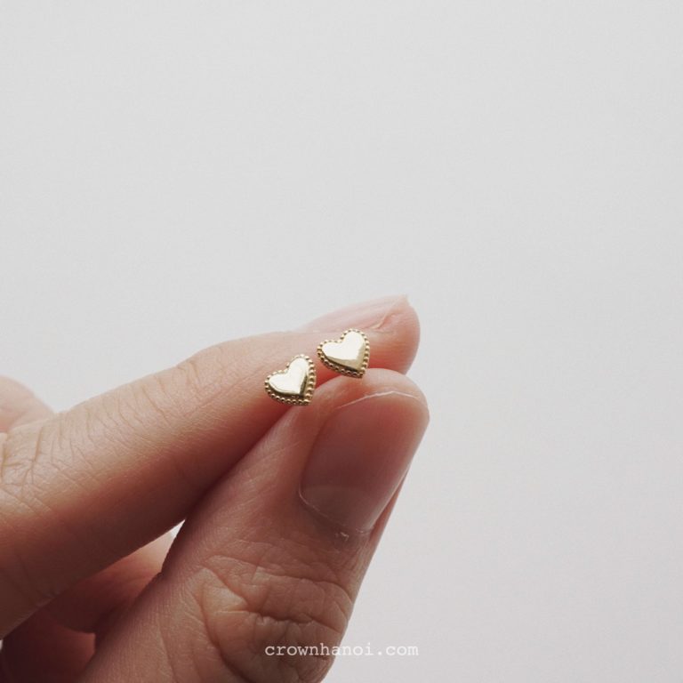 Alternative view of MINI HEART EARRINGS