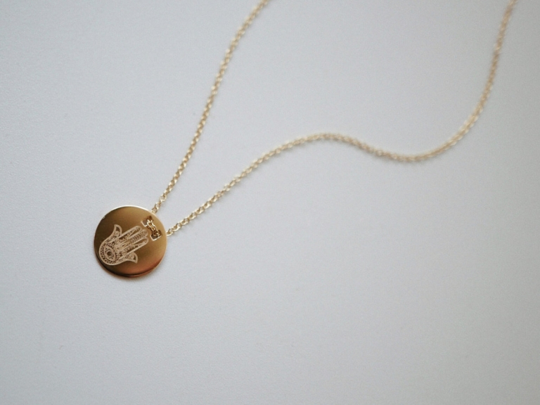 LUCKY BUTTON NECKLACE