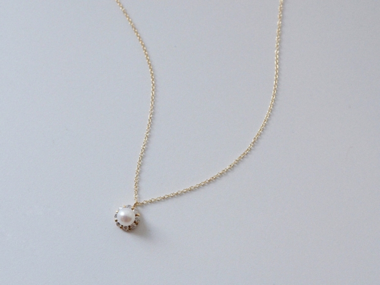 HALO PEARL NECKLACE