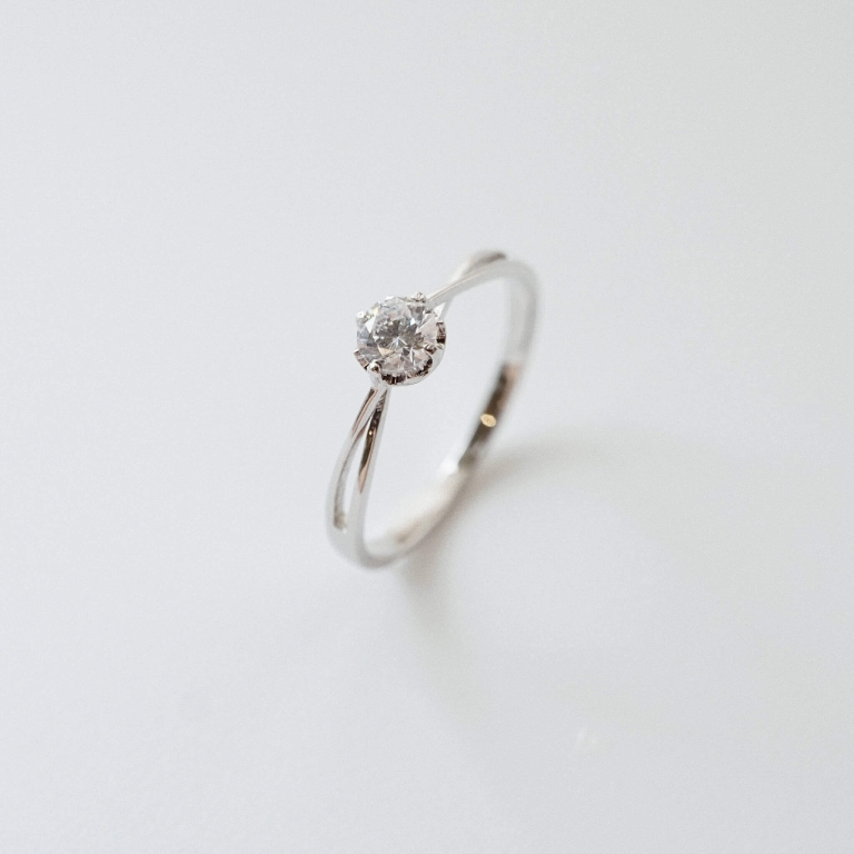 Alternative view of SOLITAIRE RING - TWIST