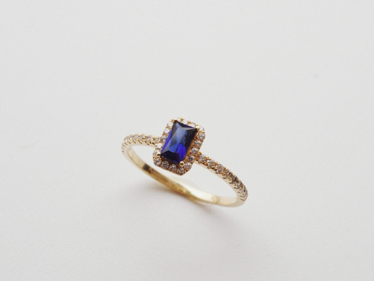 HALO RECTANGLE PAVE RING