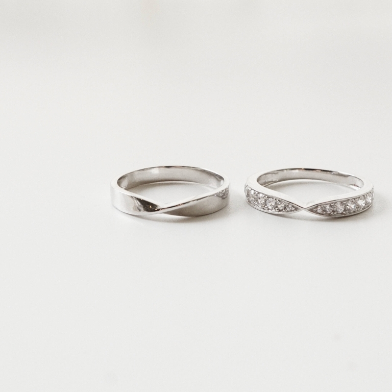 Alternative view of SILKY BAND RING