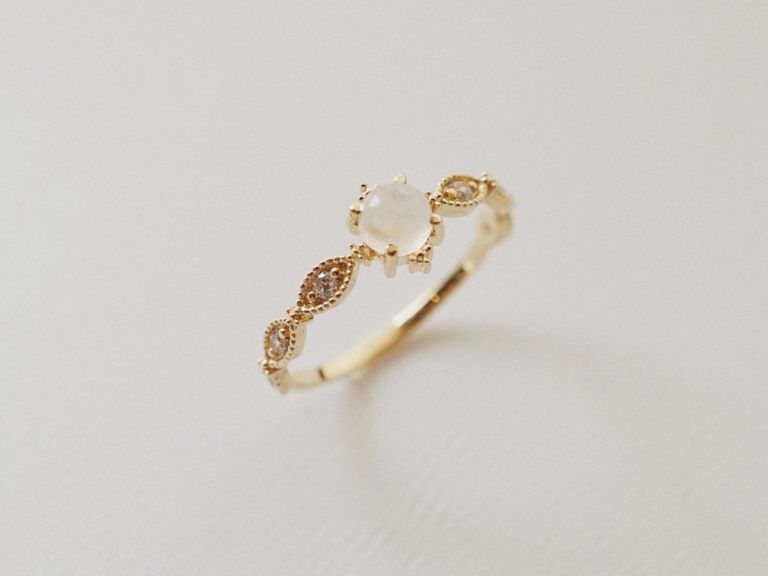 MOONSTONE EYELET RING