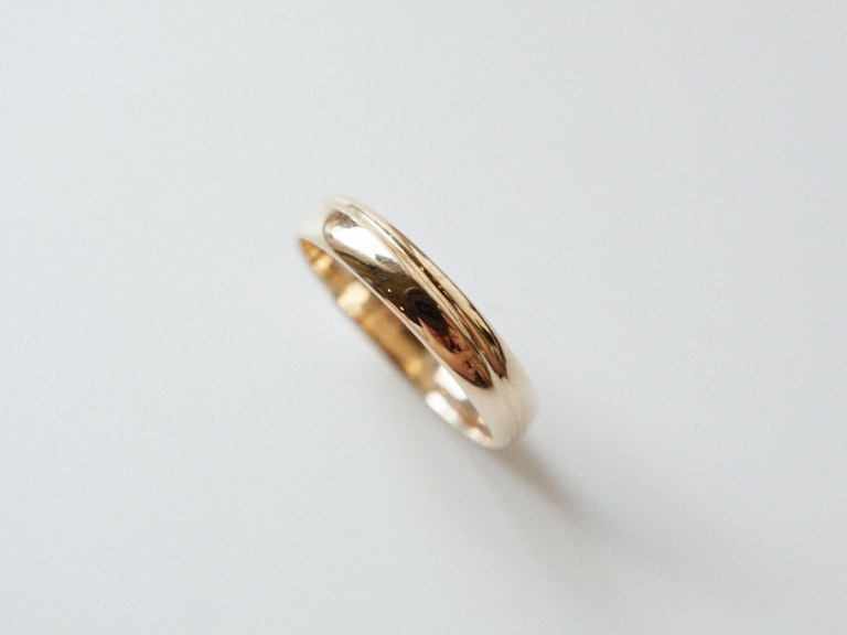 WAVE D-SHAPE BAND RING