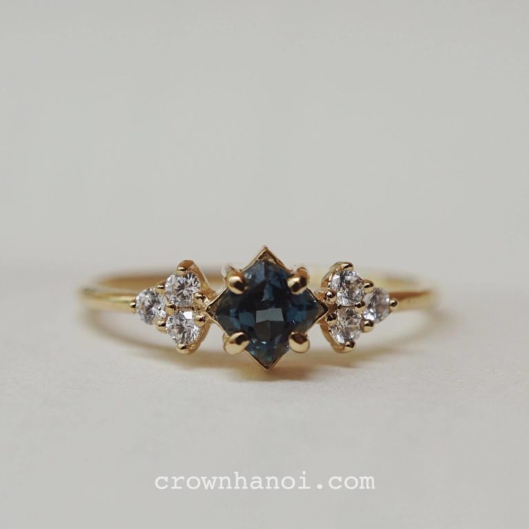 TOPAZ CLUSTER RING