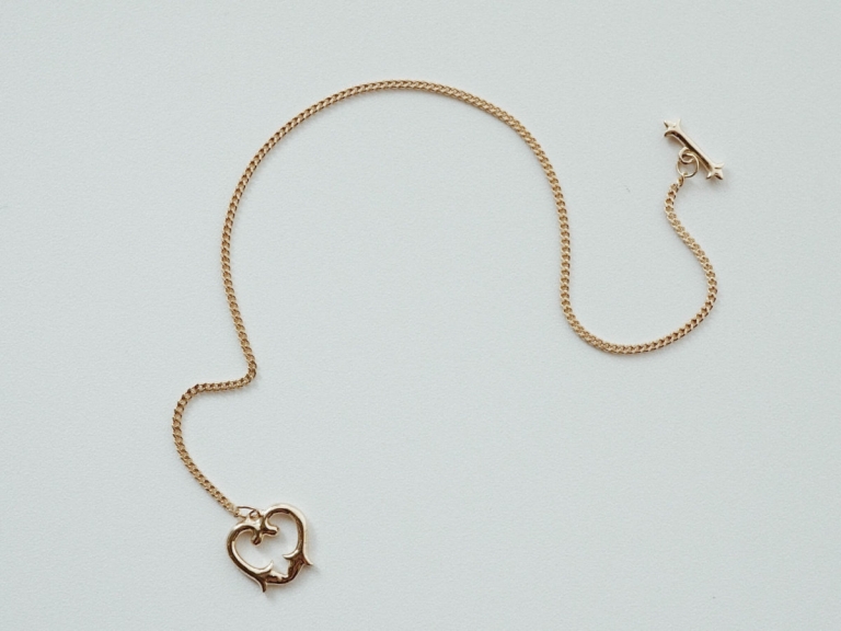 NATURAL HEART CURB BRACELET
