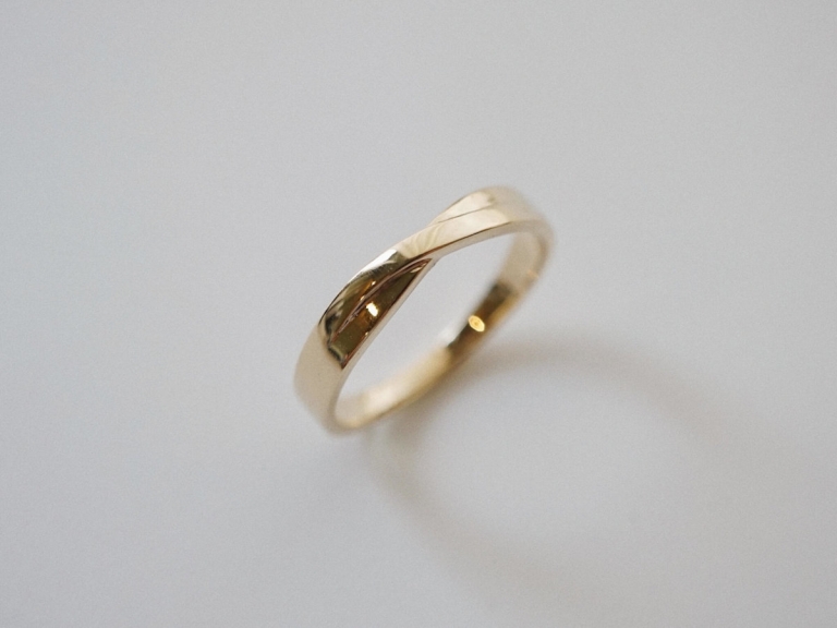 INTERSECTION BAND RING