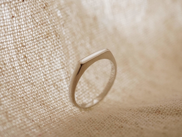 LINE SIGNET RING 2.5MM – WOMAN