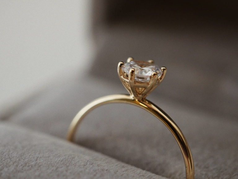 6 PRONG SOLITAIRE RING