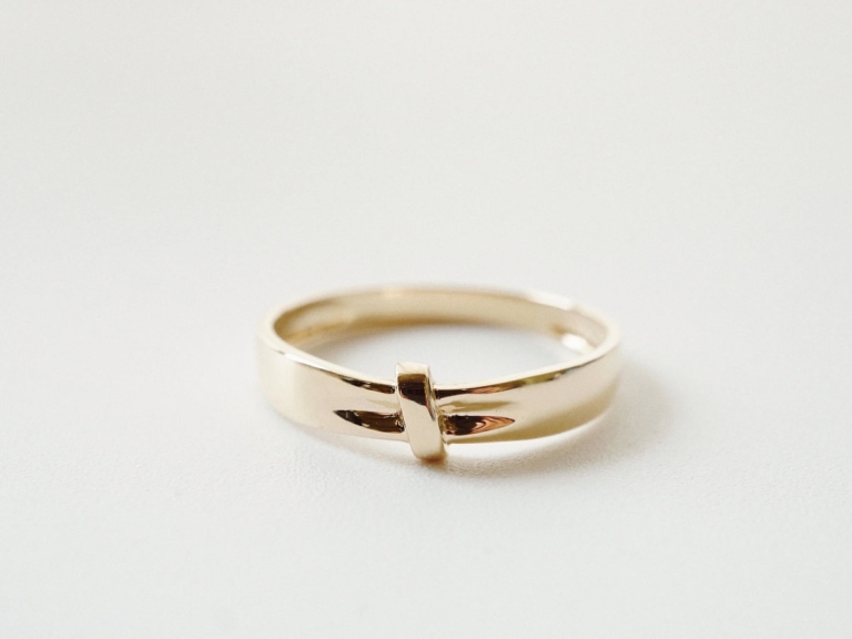 TIE THE KNOT BAND RING