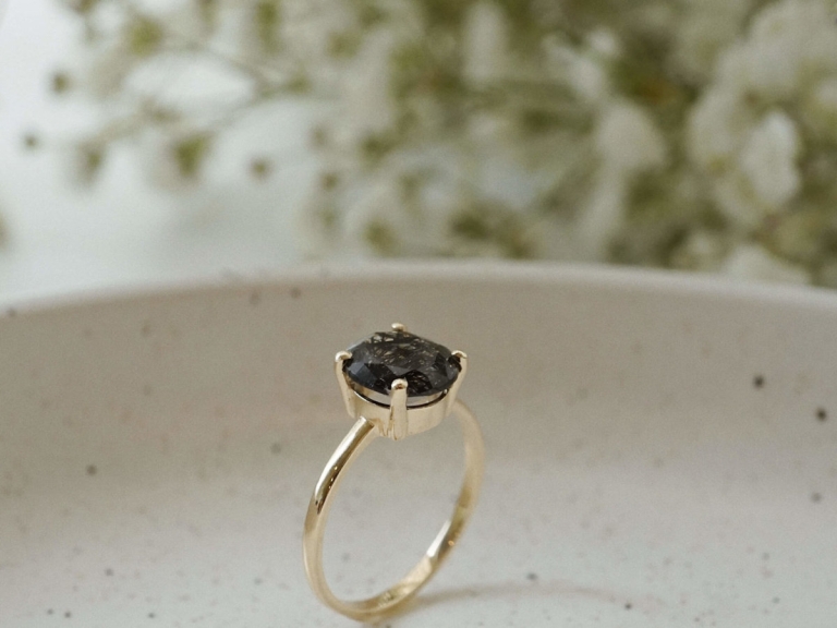 OVAL RUTILATED QUARTZ RING