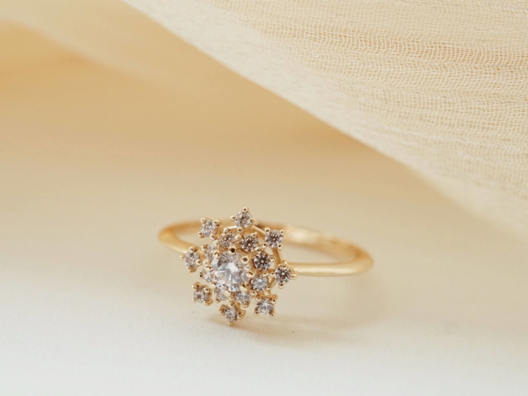 SNOWFLAKE SOLITAIRE RING