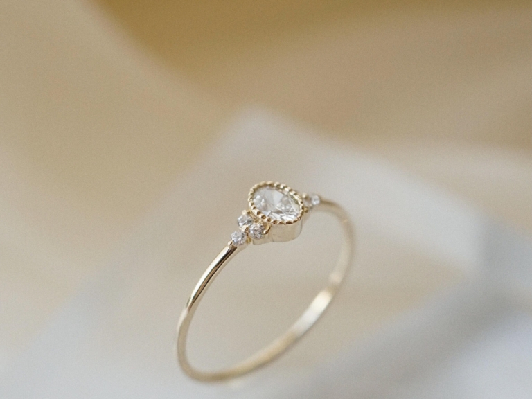 OVAL CLUSTER PETITE RING