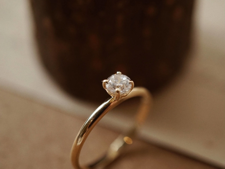 4 PRONG SOLITAIRE RING - 4mm