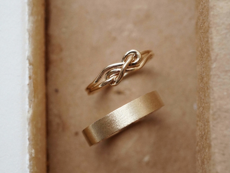 BAND RING-4MM&DOUBLE INFINITY KNOT RING