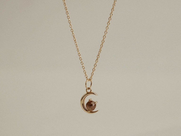 CRESCENT STONE NECKLACE - 3MM