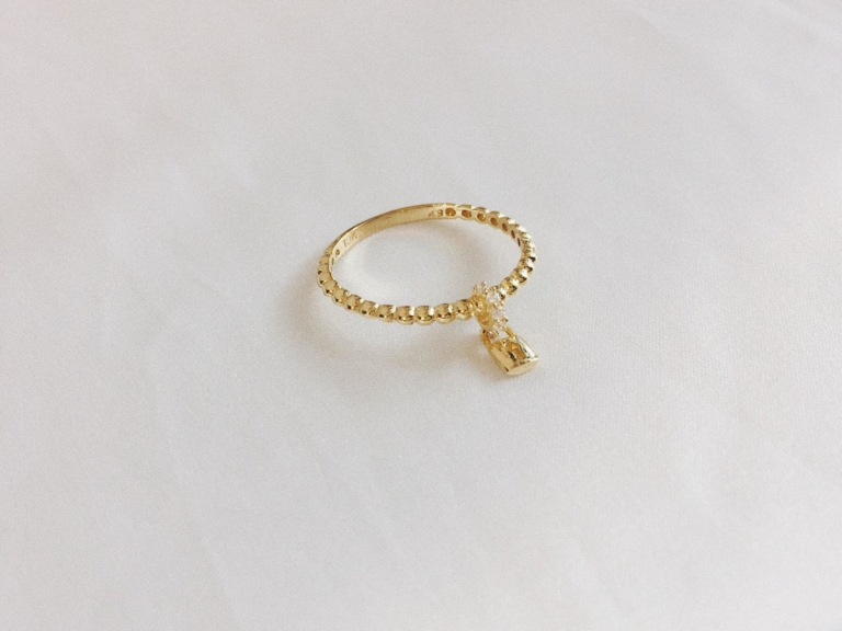 DROP KEY BEADED RING