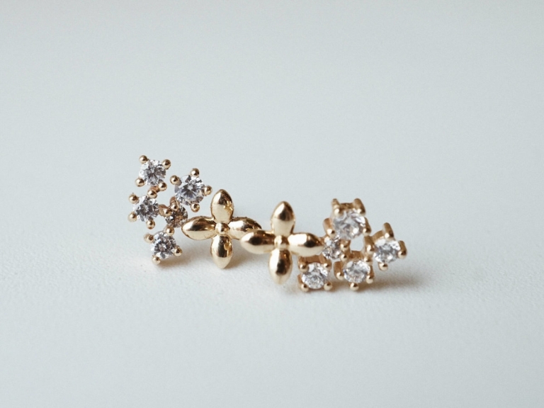 DELPHIS FLOWER EARRINGS